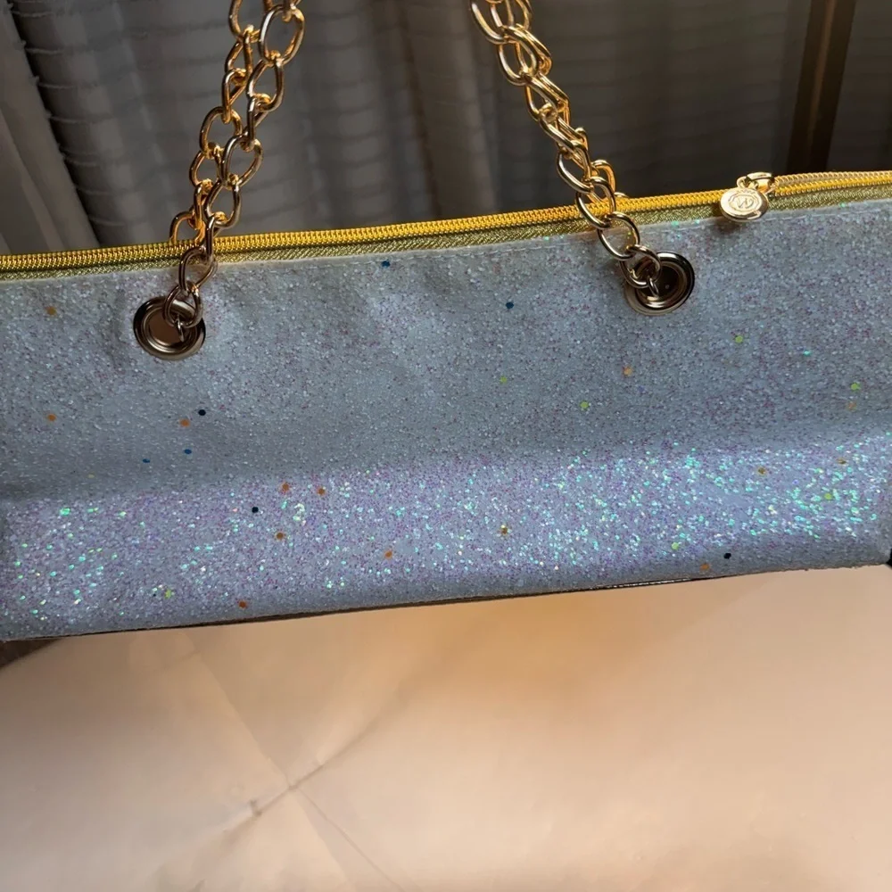 Elegant White Clutch with Gold Chain Ice Bags Womens